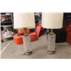Image 3 : Pair of Retro Clear Glass Lamps with Shades