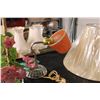 Image 4 : 3 Small Lamps with Shades