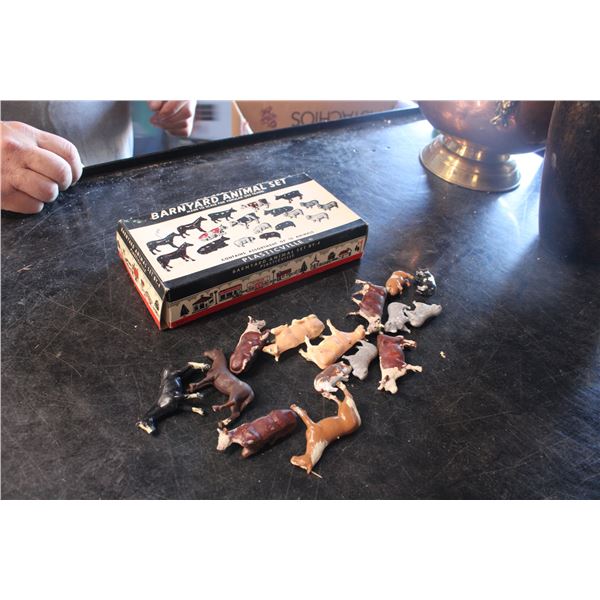 Barn Yard Animal Set in Box