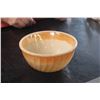 Image 2 : Peach Lustre Swirl Bowl (Fire King)