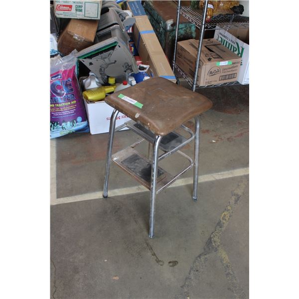 Sitting 2 Step Stool