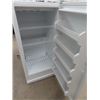 Image 3 : Frigidaire Upright Freezer 59"H x 28.5" x 28"