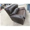 Image 2 : Leather Living Room Chair