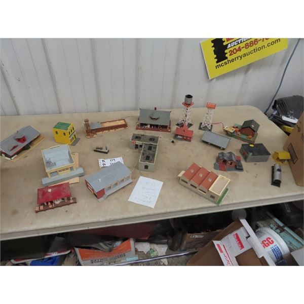 Toy Train Tracks, Builiding & Accessories