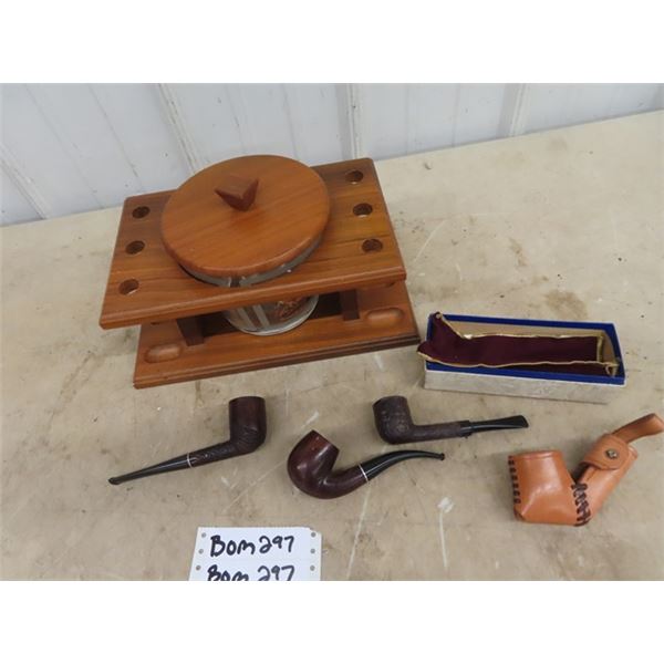 Pipe Stand W Humidor & 3 Pipes