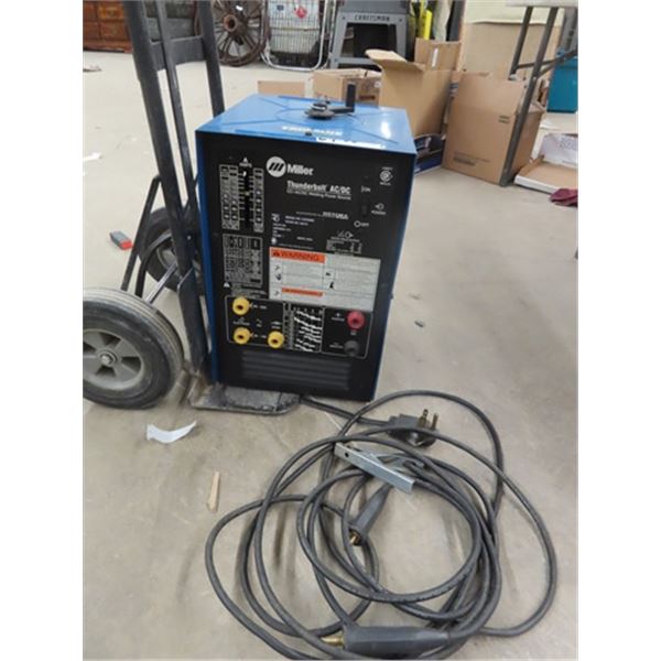 Miller Thunderbolt AC/DC Welder 225 AMP w Cable Some Rods , & Helmet