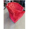 Image 2 : Upholstered Button Back Chair