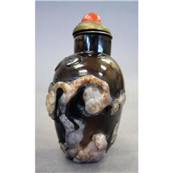 CHINESE AGATE CARVED DRAGON SNUFF BOTTLE w