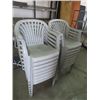 Image 1 : 16 Patio Chairs