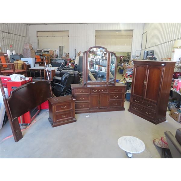 4 Pc Bedroom Suite, Dressor & Mirror 32" x 66" x 18" Plus Mirror 54" x 45" Highboy Dresser 62" x 39"