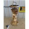 Image 1 : Chalkware Figurine Ashtray Stand