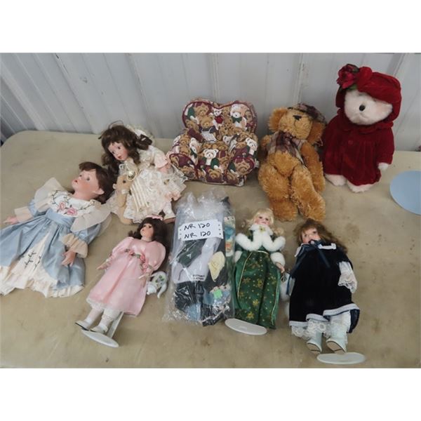 5 Porc Dolls, Extra Doll Clothes, 2 Bears, & Toy Arm Chair