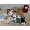 Image 1 : 5 Porc Dolls, Extra Doll Clothes, 2 Bears, & Toy Arm Chair