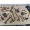 Image 2 : 3 Leg Traps, Door Hardware, Old  Tools, Wrenches Drills, Plus