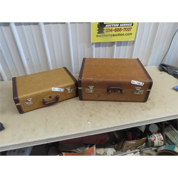(DL) 2 Vintage Suitcases