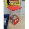 Image 2 : Northwestern Candy Machine 25 Cents Coin Operated w Key