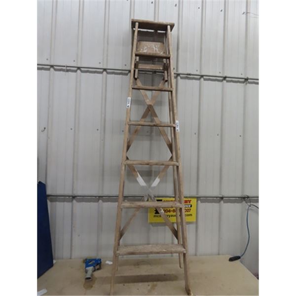 Wooden Step Ladder