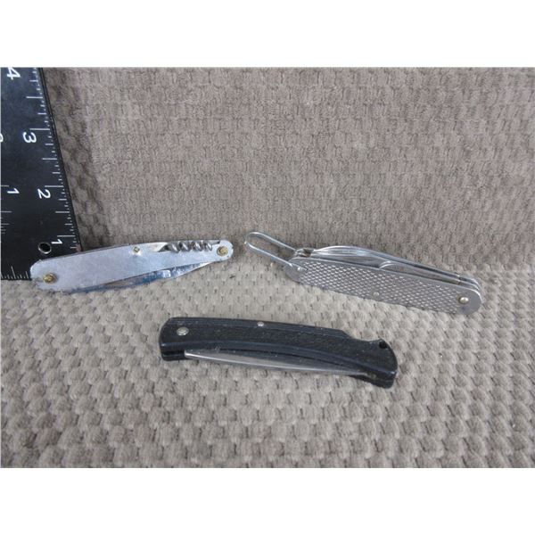 3 Folding Knives