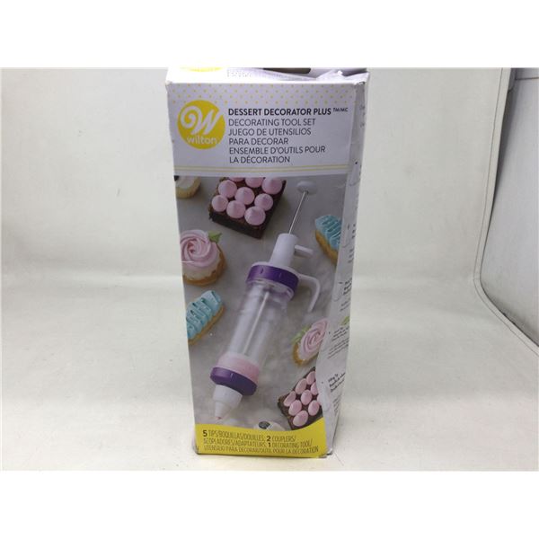 Wilton Dessert Decorator Plus Decorating Tool Set