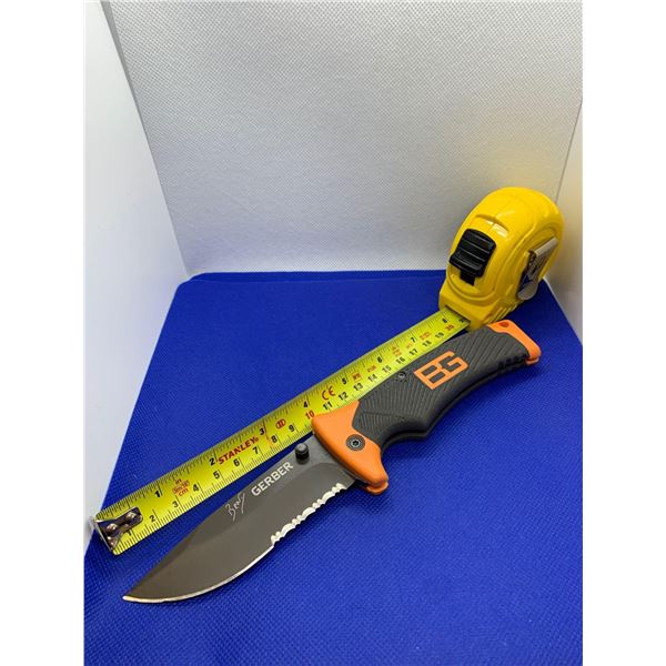 Gerber Folding Pocket Knife with Case Covering.