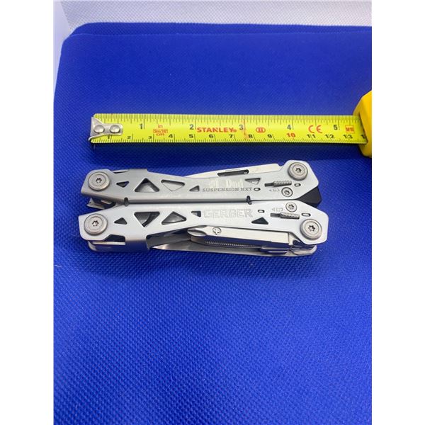 Gerber Folding Multi Tool Pocket Knife with Clip and Case Covering
