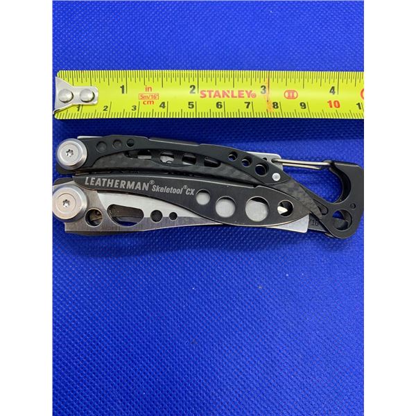 Leatherman Skeletool Folding Pocket Knife with Clip.
