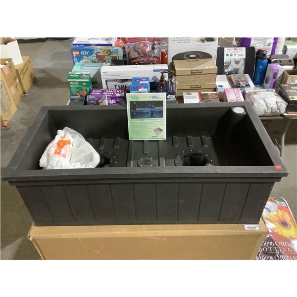 Equinox Desert Self-Watering Planter