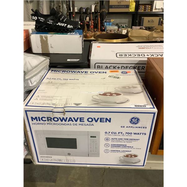GE Microwave Oven - Model: JES1072DMWW