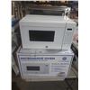 Image 2 : GE Microwave Oven - Model: JES1072DMWW