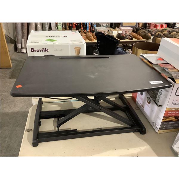 Air Lift Adjustable Standing Desk