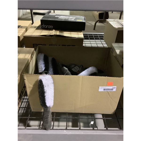 Case of Wipe-It Wheel Brushes