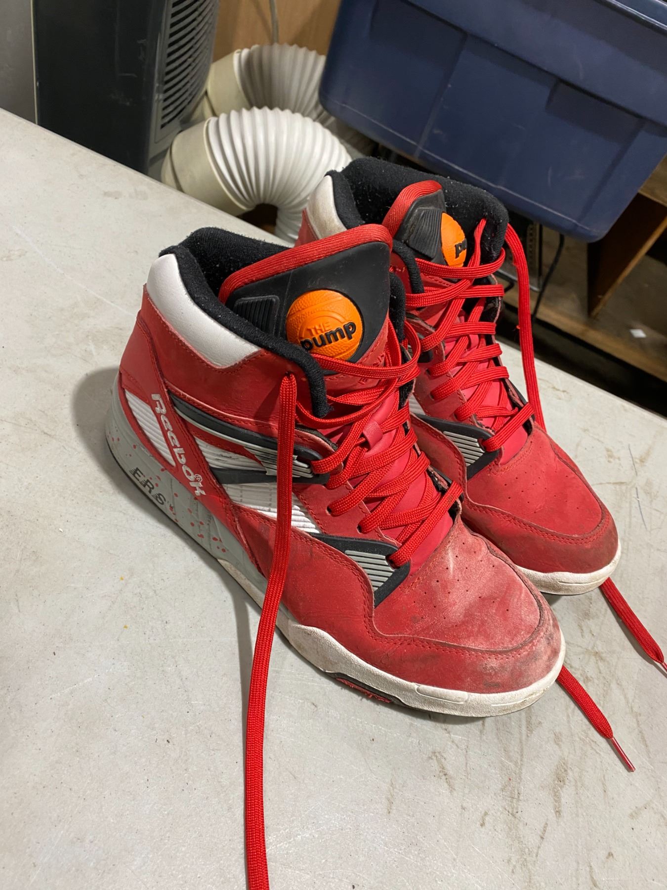 Reebok pump shoes size 10