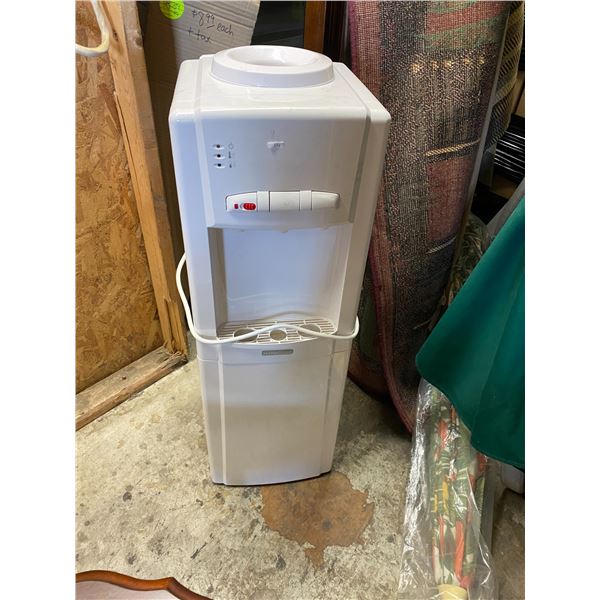 Water cooler