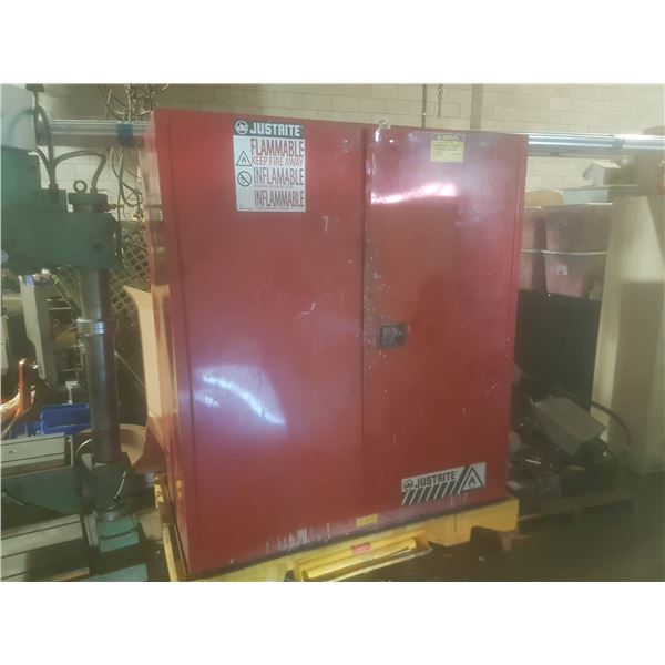 Flammable Barrel Storage Cabinet with contain