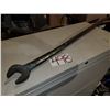 Image 1 : Extra Length Fairmount Wrench 1"5/8