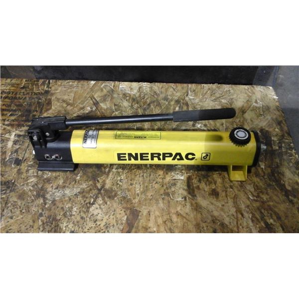 Pompe Enerpac P202 max 10000 lbs psi