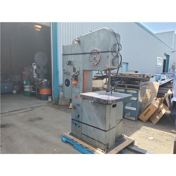 DoAll Vertical BandSaw Model 2013-20 with Welder -->(Working but guard to be fixe it seems/le garde 