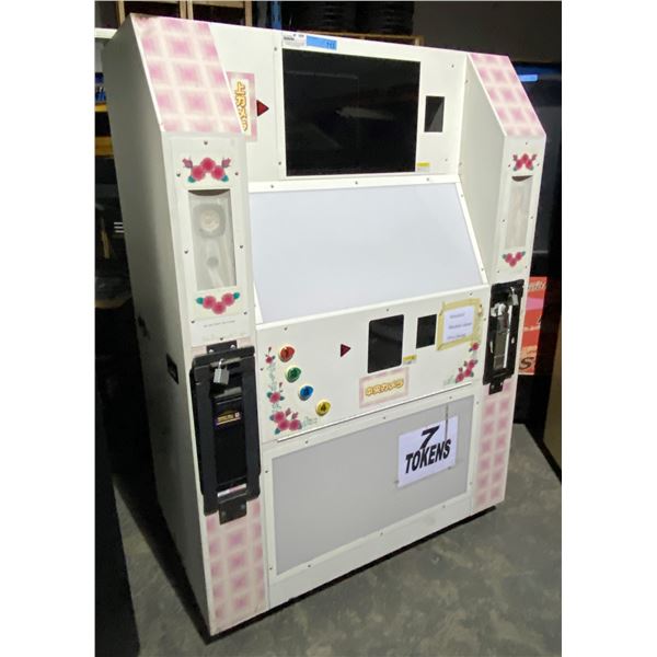 Japanese Photo Booth Arcade Machine