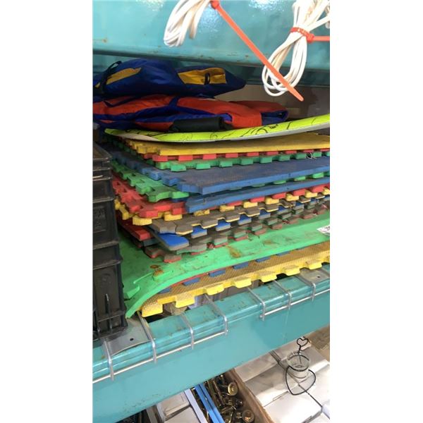 LOT OF FOAM PUZZLE MATS, FOAM BOARD AND LIFEJACKETS