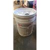 Image 1 : 5-gallon bucket of antifreeze