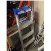 Image 1 : LITE 4 STEP ALUMINUM LADDER