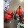Image 2 : OUTDOOR GAMES, WATERING BULBS, 3 JERRY CANS AND ELECTRIC LANTERN
