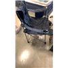 Image 4 : Folding camp chair with cooler