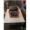 Image 1 : Dumbbell with 35 lb and crate with another 35 lb of free weights