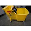 Image 2 : RUBBERMAID MOP BUCKET WITH BUILT IN WRINGER