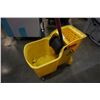 Image 5 : RUBBERMAID MOP BUCKET WITH BUILT IN WRINGER