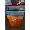 Image 2 : 13 storage totes with lids