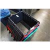 Image 3 : 5 storage totes with built-in lids