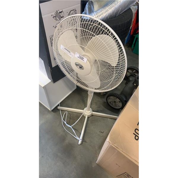 White Hampton Bay floor fan