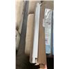 Image 5 : Two new Venetian blinds and door sill